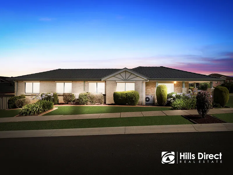 Warm and welcoming family home on an expansive block, close to schooling and shops!