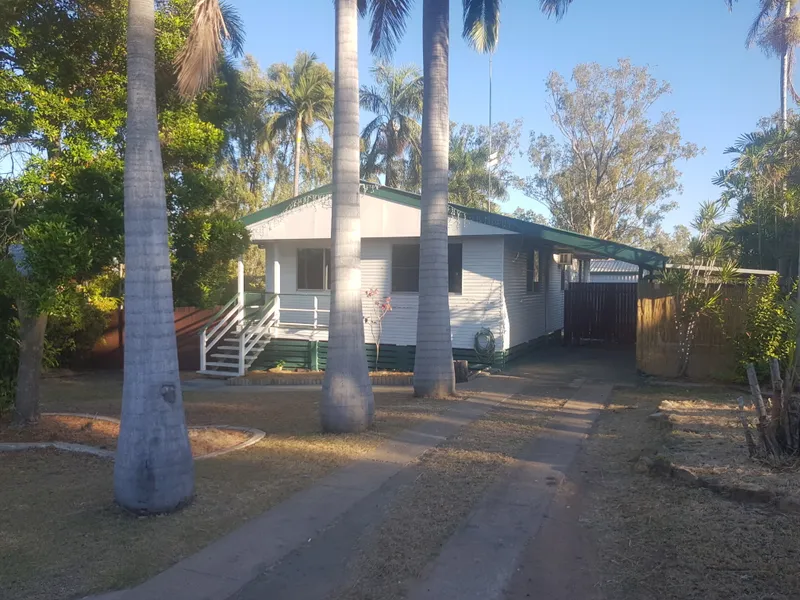 Neat House with Large Shed - Dual Access