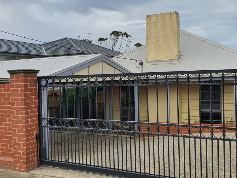 Senasational Family Home with Irresistable Charm