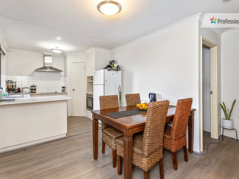 CONVENIENT LOCATION - NO STRATA FEES!!!