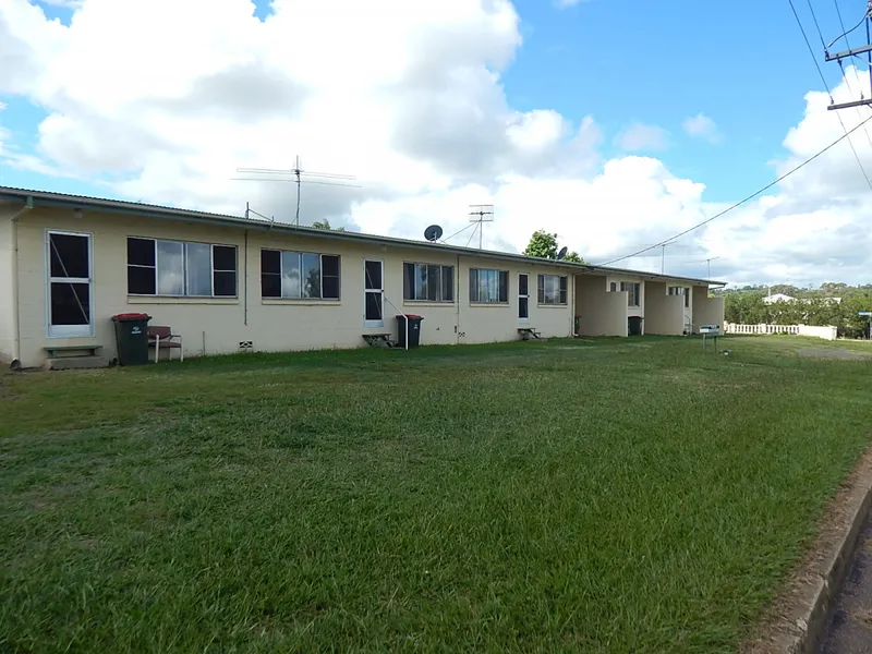 Block of Units In the Heart Of Nanango.