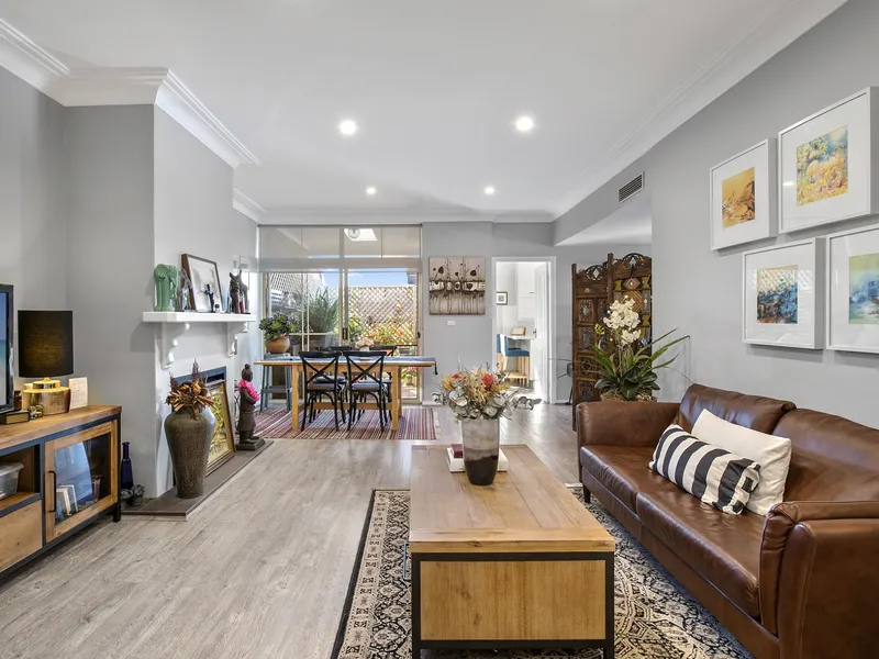 PRIME LOCATION – DOUBLE BRICK