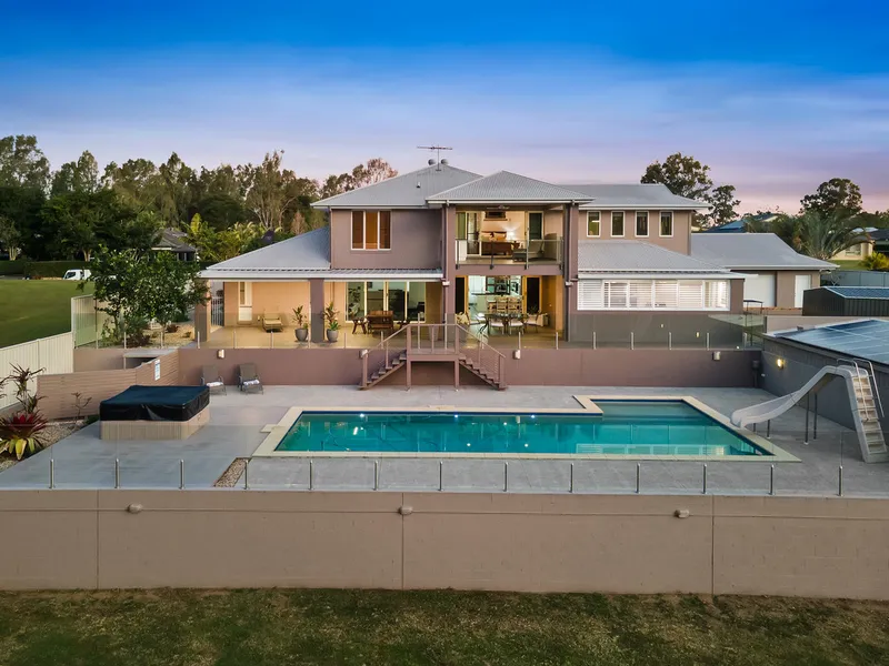 Spectacular Acreage Lifestyle On The Brisbane River