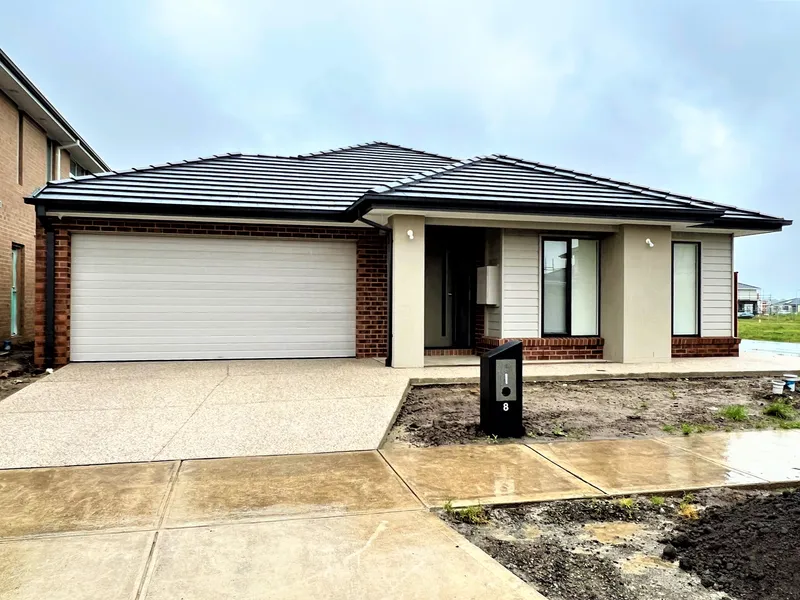 Modern Four Bedroom Home with CCTV!