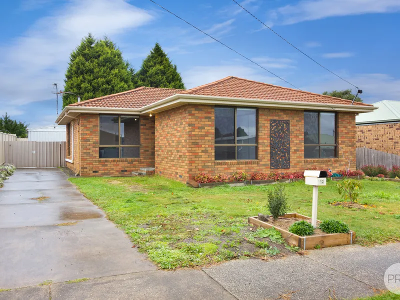 COSY THREE BEDROOM HOME IN QUAINT SEBASTOPOL LOCALE