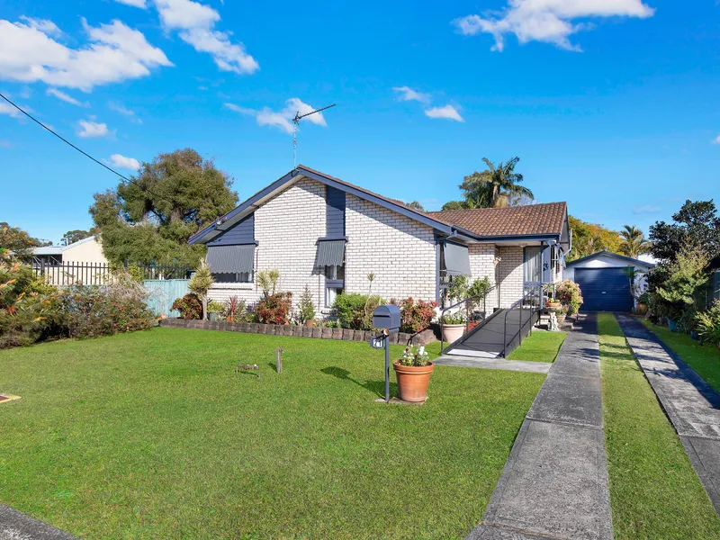 ROWAN ROAD BEAUTY - THREE BEDROOM, BRICK & TILE FAMILY HOME