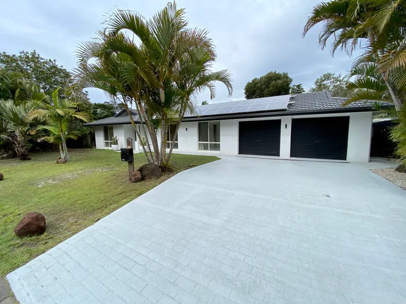 Large Stylish 4 bedroom home Plus Self contained space