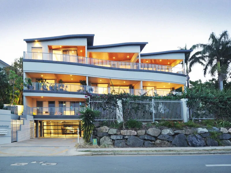 Oversized Investment Lifestyle Opportunity!