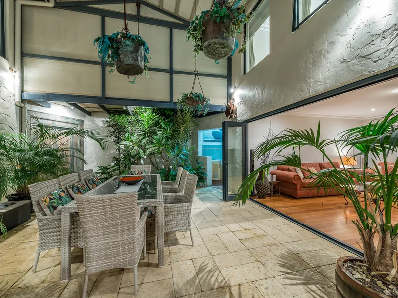 IDYLLIC COASTAL RETREAT