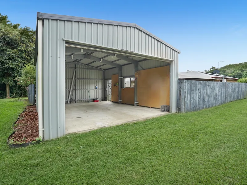 MASSIVE 6M X 8M ACCESSIBLE SHED AND NO REAR NEIGHBOURS!
