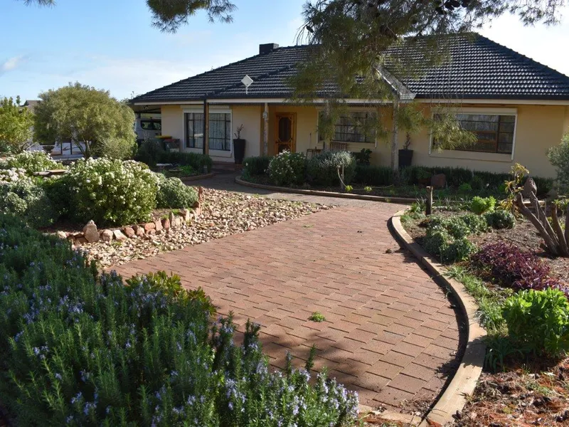 Magnificent home with the best of both worlds