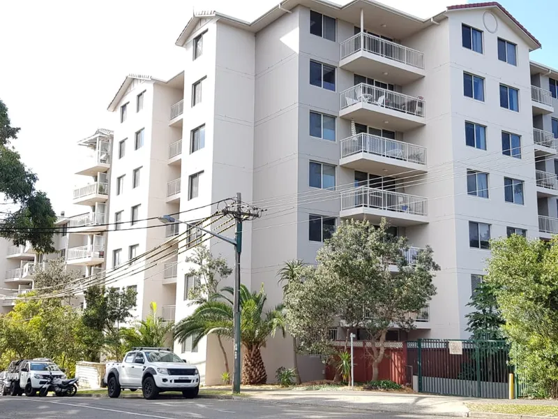 3 BEDROOMS PARTLY FURNISHED APARTMENT FOR RENT