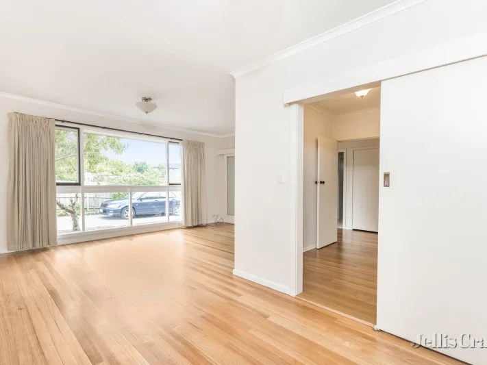 WALK TO HUGHESDALE PRIMARY SCHOOL