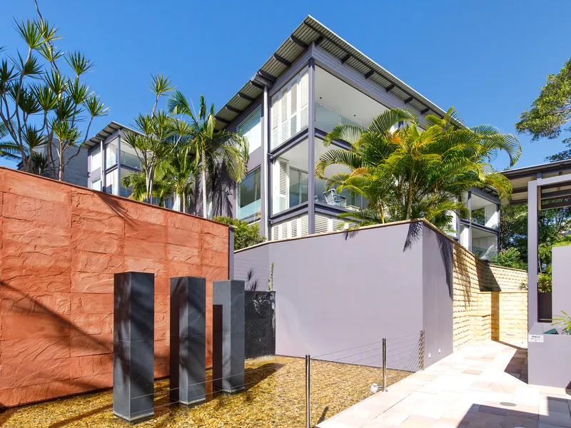 Luxurious ocean view apartment living moments from Hastings Street