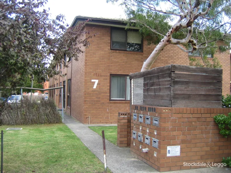 UPSTAIRS TWO BEDROOM APARTMENT