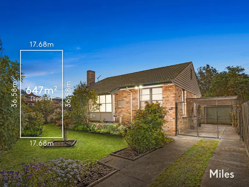 Outstanding North-Rear Potential Opposite Parkland