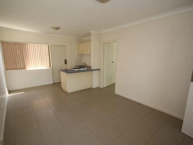 IDEAL ONE BEDROOM FREE STANDING UNIT!