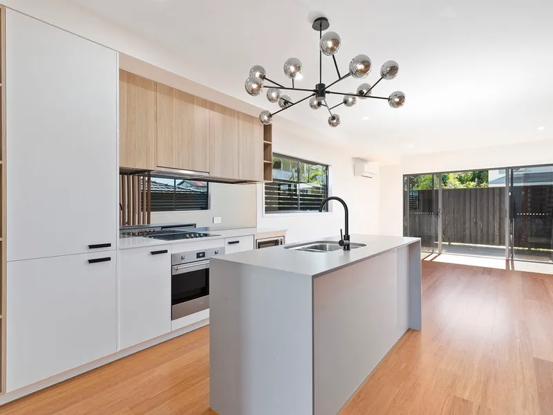 Low Maintenance Executive Home - Sought After Location