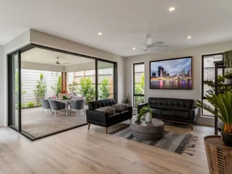 BELOW COST DISPLAY HOME WITH GUARANTEED LEASEBACK IN ONE OF AUSTRALIA’S FASTEST GROWING SUBURBS
