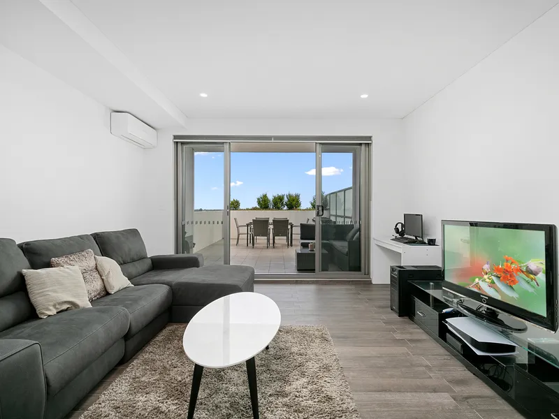 Designer apartment with oversized private terrace and panoramic views