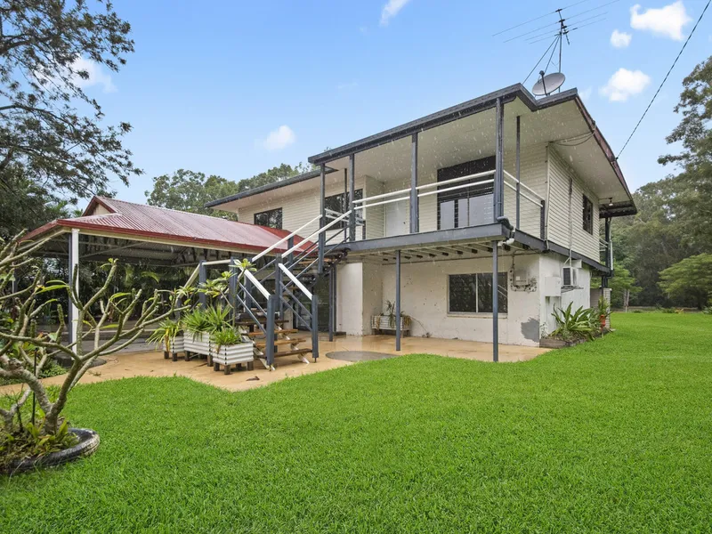 Large Two-Storey Family Home on Acreage with Air Conditioning