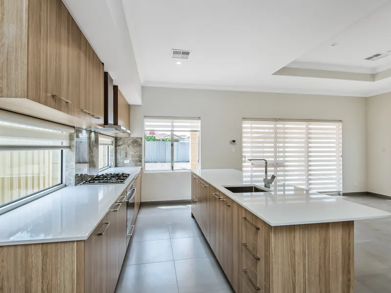 Prime location for in SCHOOL ZONE under offer by HONSUN REALTY !