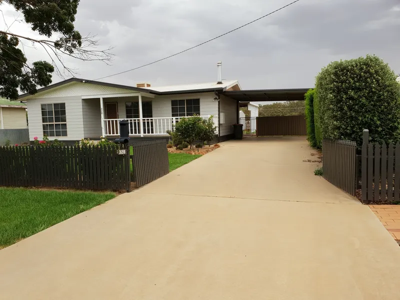 328 Church St, Hay NSW 2711