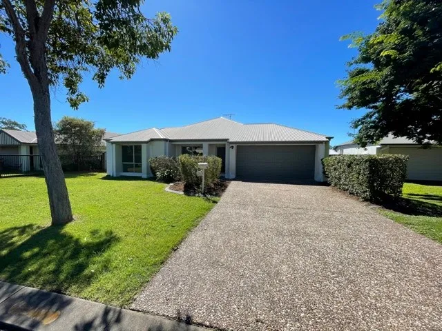 LARGE FAMILY HOME - 4 BEDROOMS PLUS STUDY THREE LIVING AREAS