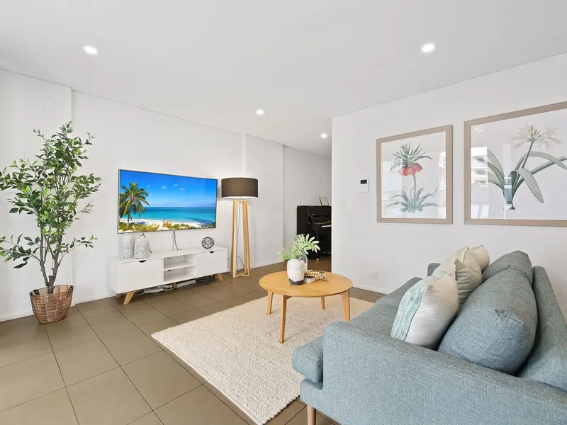 Huge148sqm three bedroom apartment in perfect location