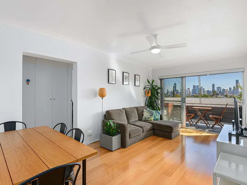 Elevated Apartment with Unbeatable City Views