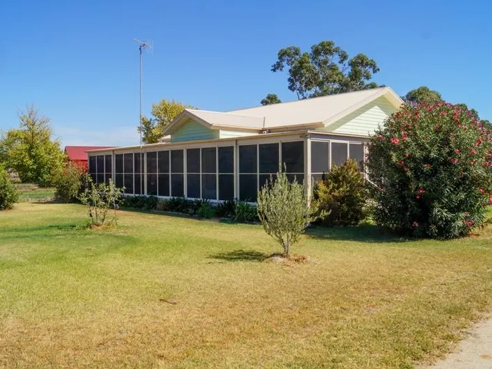 IMMACULATE LIFESTYLE PROPERTY