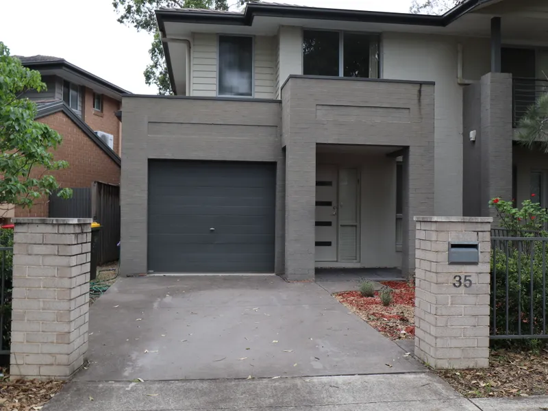 3 Bedroom Duplex with Ducted Air Conditioning