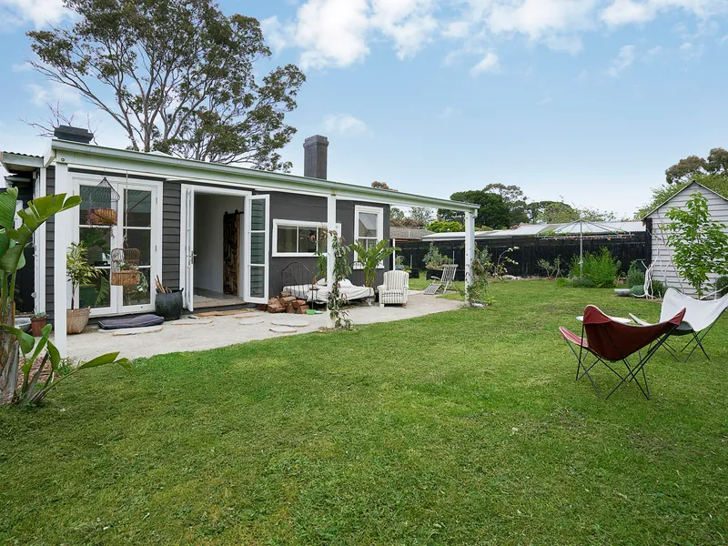 Charming Cottage Set On 1307m2 (approx.)