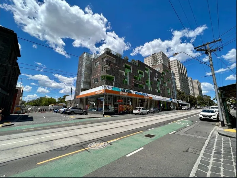 2 BEDROOMS AFFORDABLE IN THE HEART OF CITY!