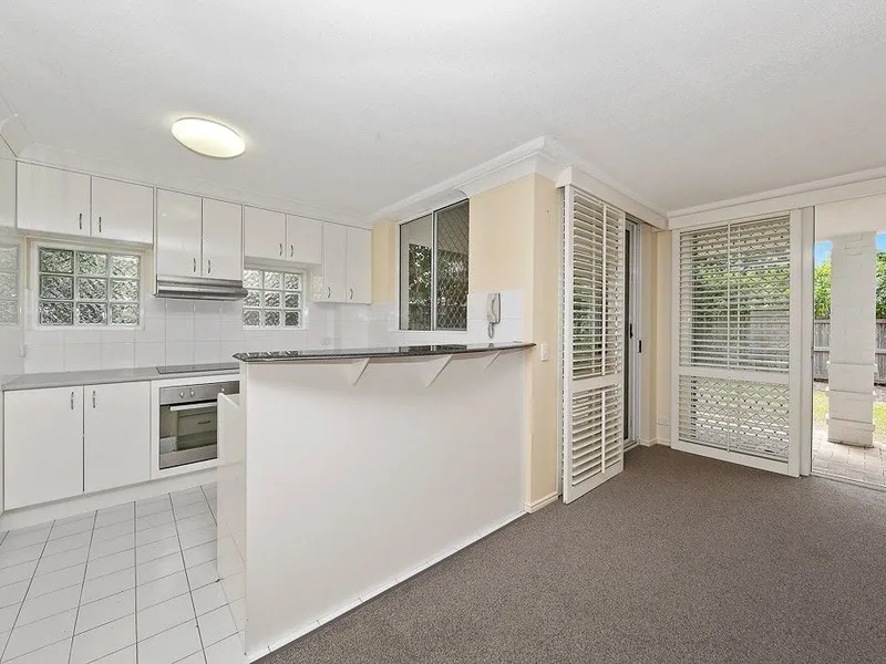 Fantastic Two-Bedroom Apartment In The Heart Of Wilston
