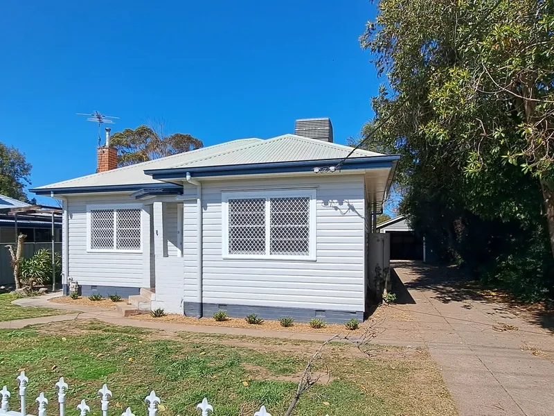 Modern and Spacious South Tamworth Home with Ample Natural Light - Arrange a Viewing Today!