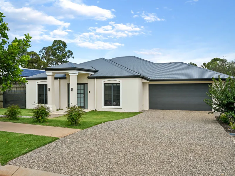 PRIVATE ENTERTAINERS HOME PERFECT FOR A FAMILY!