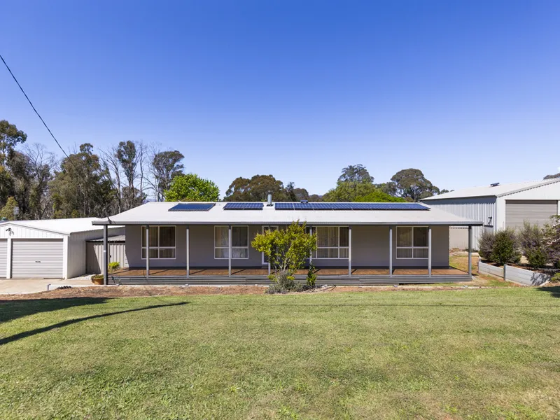 Well Maintained Family Entertainer!
