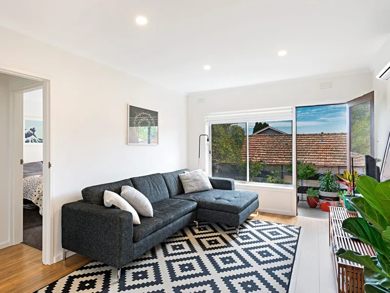 Two bedroom apartment, unit, townhouse & warehouse