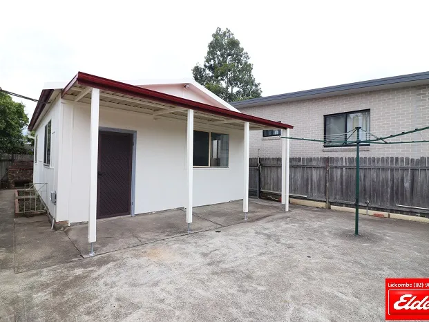 BEAUTIFUL 2 BEDROOMS GRANNY FLAT , GAS COOKING, ELECTRICITY AND WATER INCLUDED