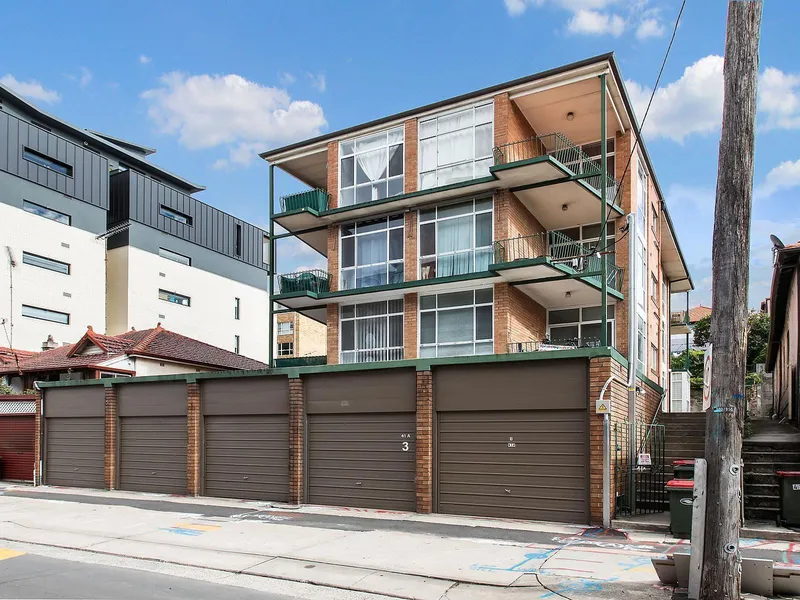 CENTRAL TWO BEDROOM APARTMENT