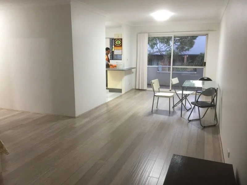 Clean and Neat 2 Bedroom Home with Furniture - Walk to Station