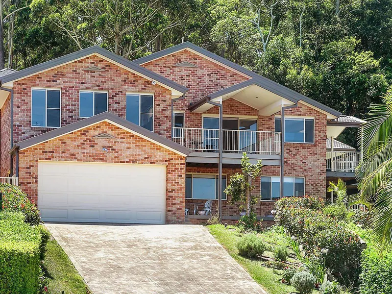 Grand family home in perfect position