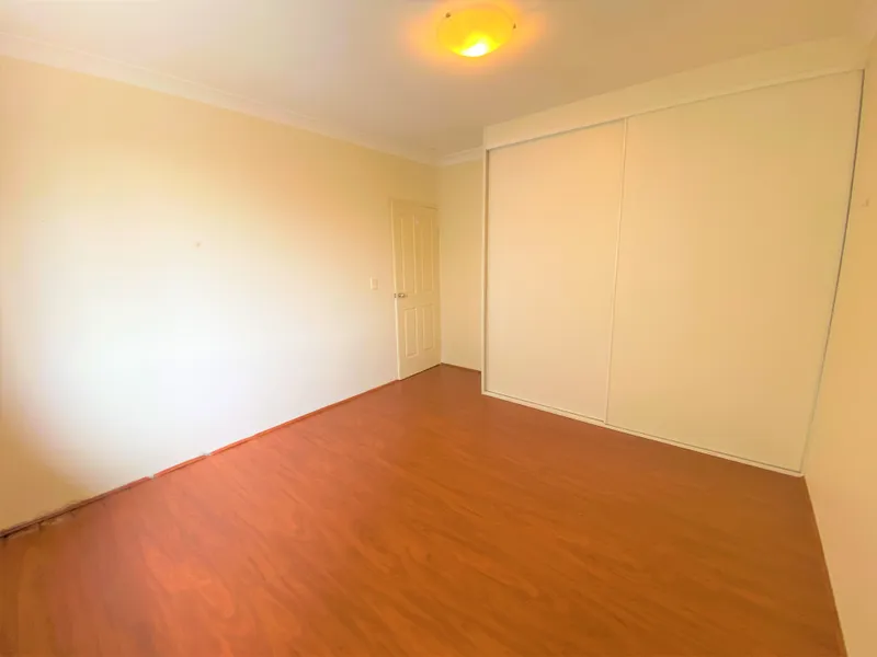 Spacious three bedroom apartment at convenient location