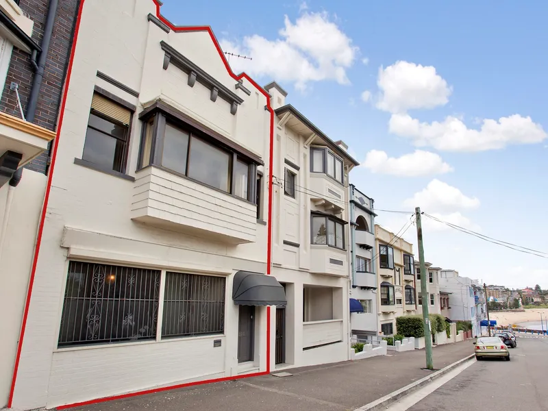 Large Beachside 3 Level Terrace Style Home with Grand Proportions and Ocean Views