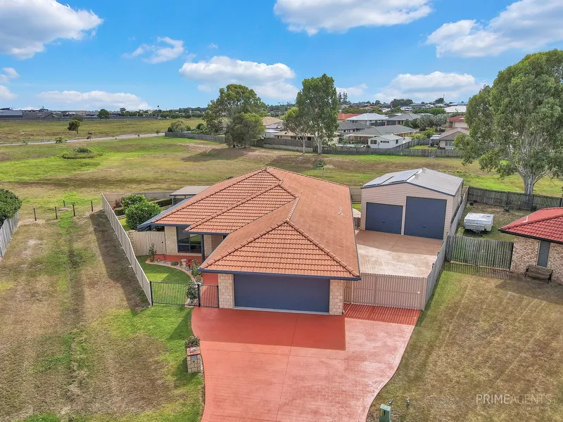 IMMACULATE 4 BED HOME IN CENTRAL HERVEY BAY