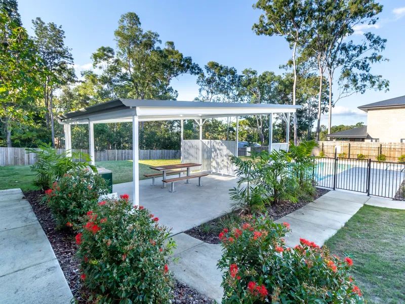 Modern New near townhouse in the heart of Camira!