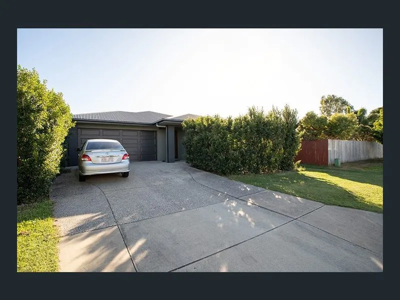 Roomy Home In Between Two Lakes