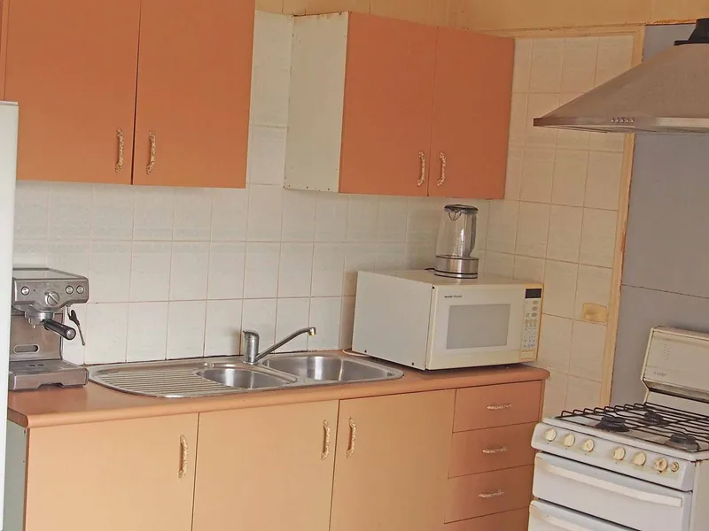 NICE & TIDY 2 BEDROOMS  FULLY  FURNISHED UNIT /FLAT