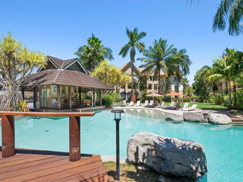 HUGE 1-bedroom, fully-furnished apartment